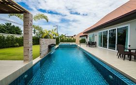 The Ville Jomtien Pool Villa
